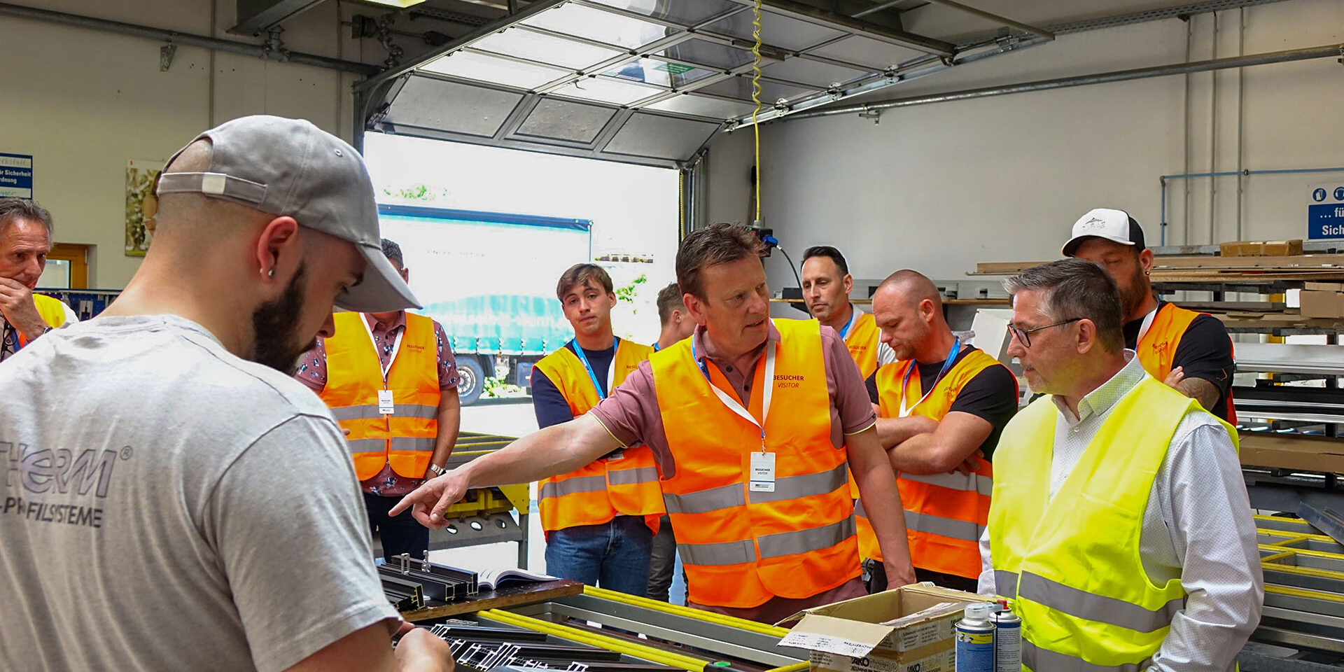 SANOCO Besuch bei AKOTHERM_1 Niederländische Verarbeiter zu Besuch bei AKOTHERM